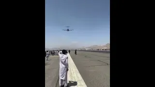 Kabul airport: People falling from plane