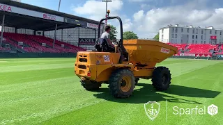 La pelouse du stade Francis-Le Blé se refait une beauté