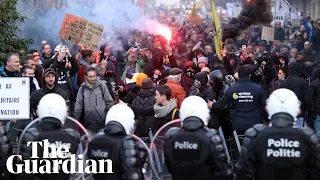 Violence breaks out in Brussels in protests against Covid restrictions