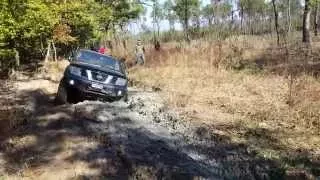 2008 Nissan Pathfinder r51 mud offroad - wins :-)