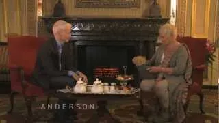 Anderson Gives Judi Dench a Teddy Bear