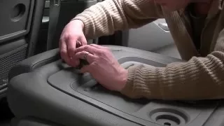 Ssangyong Rodius middle seat won't collapse?  How to fix it.