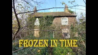 Exploring An Abandoned House, Frozen In Time, Everything Left - Urban Exploring UK