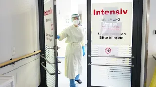 Warum impfen? Intensivpflegerin Anette Hacker zur Lage auf der Intensivstation der Klinik Bogen.