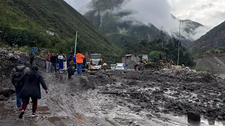 Caída de Huaico por intensas Lluvias y Los choferes Tienen que Trabajar | Huari - Ancash
