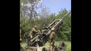 Ukrainian military using the 155 millimeter M777 howitzer