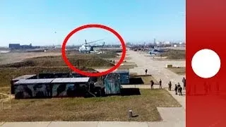 Видео: Украинские пилоты эвакуируют вертолеты и самолеты с авиабазы в Крыму