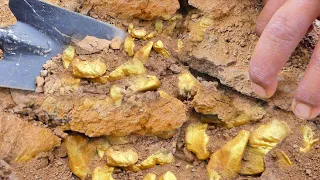 Awesome! Digging for Treasure worth millions from Huge Nuggets of Gold at Mountain