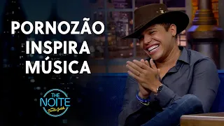 O cantor falou sobre a composição | The Noite (27/05/21)