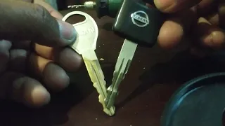 Cambia la llave desgastada de nissan tiida por otra llave cortada cambiando el chip.