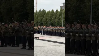 Helm ab zum Gebet! Das Wachbataillon bei der Generalprobe für den Großen Zapfenstreich #bundeswehr