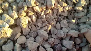 asmr The sound of small stones in nature//自然の中の小さな石の音
