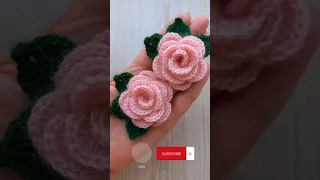 Видеоурок маленькая розочка брошь крючком. #crochetflowers #tutorial #MagichookCrochet #цветыкрючком