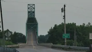 Lewis and Clark Expedition, Two bridges three state lines