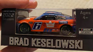 Brad Keselowski’s 2022 King’s Hawaiian Pretzel Slider Buns 1/64 diecast review