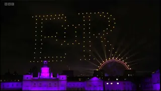 Queen Elizabeth II tribute at London NYE fireworks