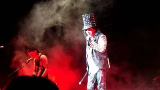 School's Out / Another Brick In The Wall (Live) - Alice Cooper