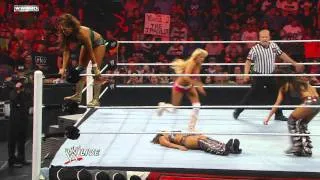 Raw - Raw: Kelly Kelly & Eve vs. The Bella Twins