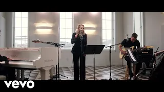Danielle Bradbery - God Is A Woman (Yours Truly: 2018)