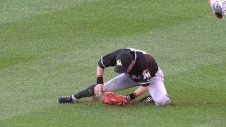 MIA@WSH: Ichiro charges forward to make sliding grab