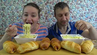 МУКБАНГ ЛАПША ДОШИРАК И СОСИСКИ В ТЕСТЕ | MUKBANG DOSHIRAK NOODLES AND HOT DOG ROLL #мукбанг