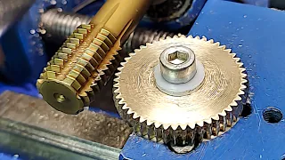 Making a Gears Cutting Machine