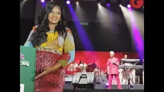 King Sunny Ade Sings For Omotola, As She Steps Out To Take Pictures With Guests At Her 40th Birthday