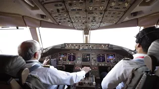 Live from the cockpit of PIA flight PK 897 Boeing 777-200 LR landing at Karachi Airport