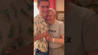 95-летний дедушка заплакал! Реакция на БЕРЕМЕННОСТЬ! Полина Кокс, До слез #шортс #семья