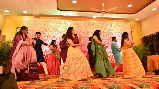 FRIEND'S WEDDING GROUP DANCE || SANGEET CHOREOGRAPHY || MAAHI VE || CURRENT LAGA RE || NAVRAI MAJHI