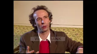 Extrait archives M6 Video Bank // Roberto Benigni - Extrait Interview (1995)