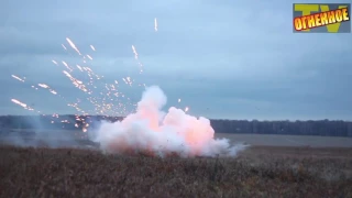 Копия видео "мощная петарда! Взрыв самой большой петарды"