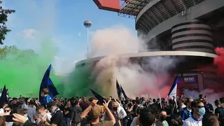 Inter fans continue their Scudetto celebrations today outside the stadium || INTER VS SAMPDORIA