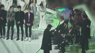 BTS    MMA   2019   무대 마친 후 입장하는 방탄소년단(BTS)에게 박수쳐주는 TXT, 있지(ITZY),청하, 더보이즈,잔나비,엔플라잉 Reaction 직캠