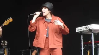 Aldous Harding - 'Right Down The Line' @ Cactusfestival Brugge 7 juli 2019