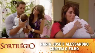 Sortilégio - Maria José e Alessandro curtem o filho juntos; Maria José sofre pela prisão do seu pai