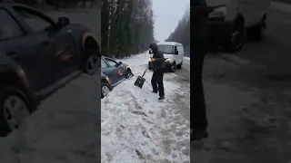 Спасение Дастера улетевшего в зимний кювет, всё прошло успешно.