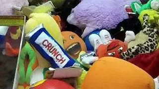 Crunch Bar & M&M's! - Pirate's Chest Claw Machine