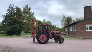 Köp Traktor Volvo Boxer 350 med kran på Klaravik