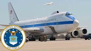 US Air Force. Inside a Boeing E-4B Nightwatch doomsday aircraft.