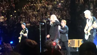 U2 w/ Patti Smith Gloria / People Have The Power / Paris 2015-12-06 - U2France.com