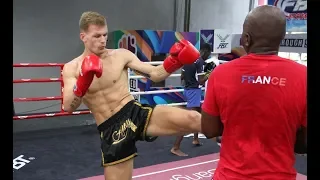 IFMA - Jimmy VIENOT et Sofiane MEDDAR en Mode middlekick à l'entrainement