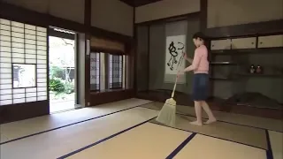 A Cleaning Tool has The Effect of Making the Tatami Mats Shine and Prolonging the Life of Tatami.