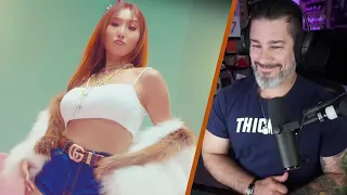 Director Reacts - HWASA - 'I Love My Body' MV