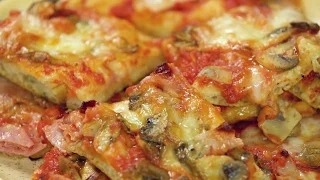 Пицца с ветчиной и грибами на пышном тесте за 1 час