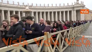 Morte Papa Ratzinger, le lunghissime code per accedere a San Pietro