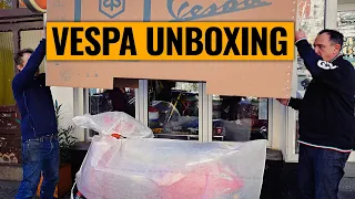 Unboxing Vespa Sprint and assembly