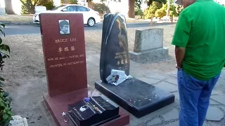 BRUCE LEE AND BRANDON LEE GRAVE. RIP