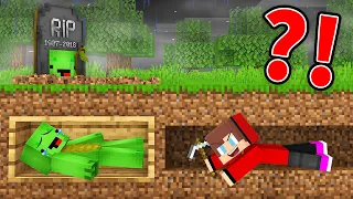 How JJ Saved Mikey From the Grave in Minecraft (Maizen)