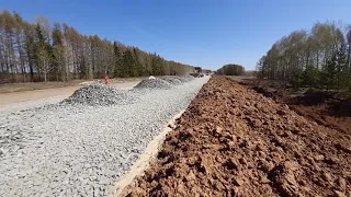 Предвыпуск. Планировка щебня на автогрейдере.